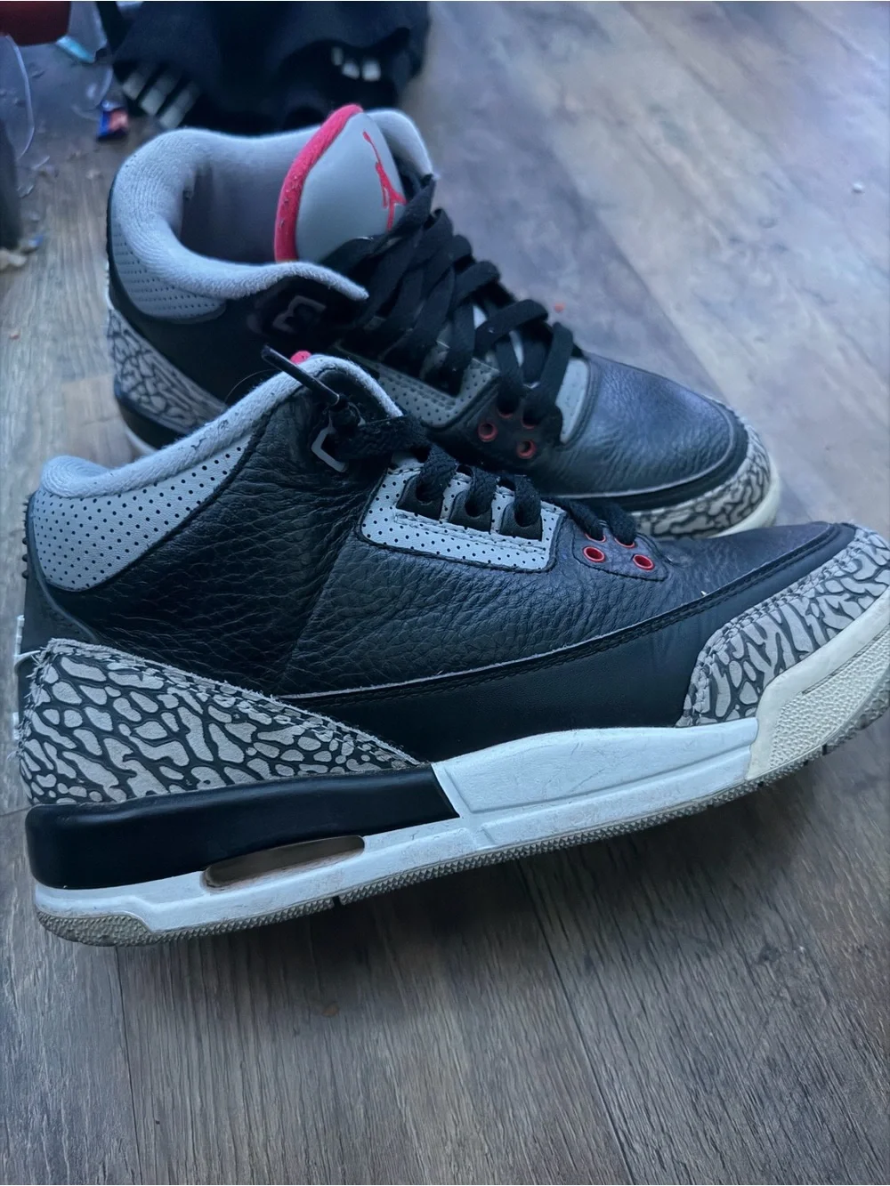 Jordan Men's Black, Gray & Red Retro Basketball Sneakers